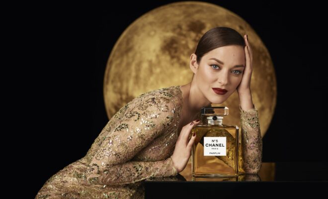 Chanel N 5 Over The Moon La Nuova Campagna Pubblicitaria Per Le Feste Di Fine Anno Kate On Beauty